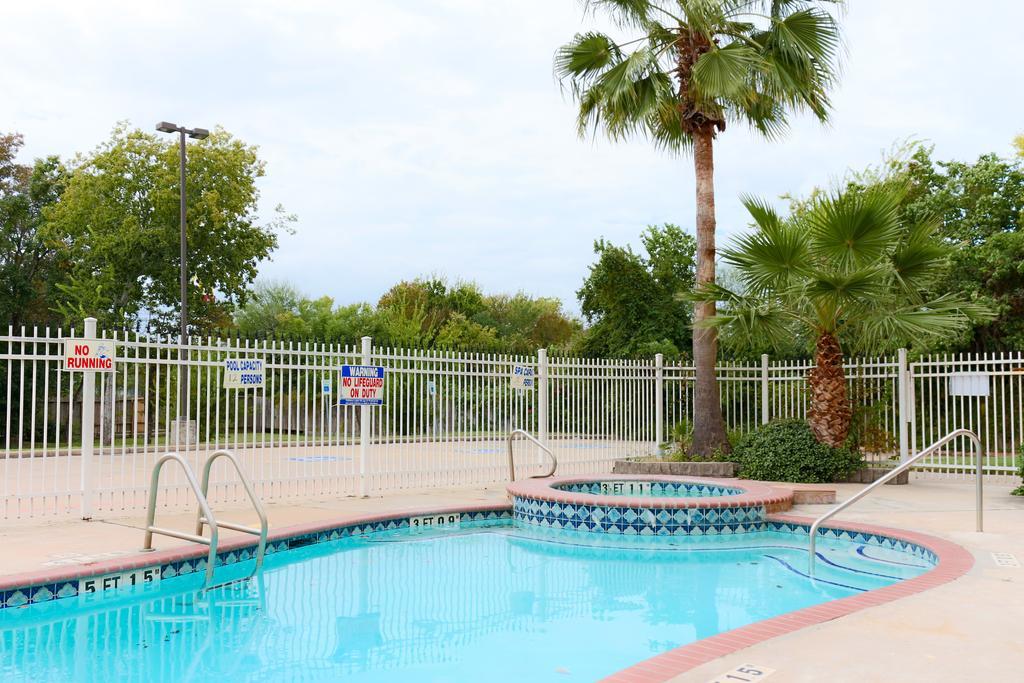 Frontier Hotel Houston Ngoại thất bức ảnh